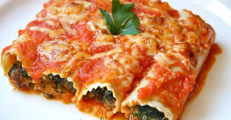 Canelones rellenos de ricotta y espinaca con salsa bechamel