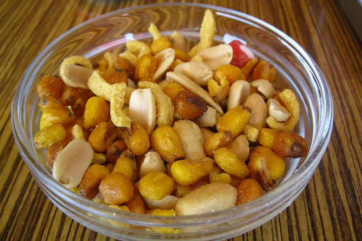 Fried and salted nuts