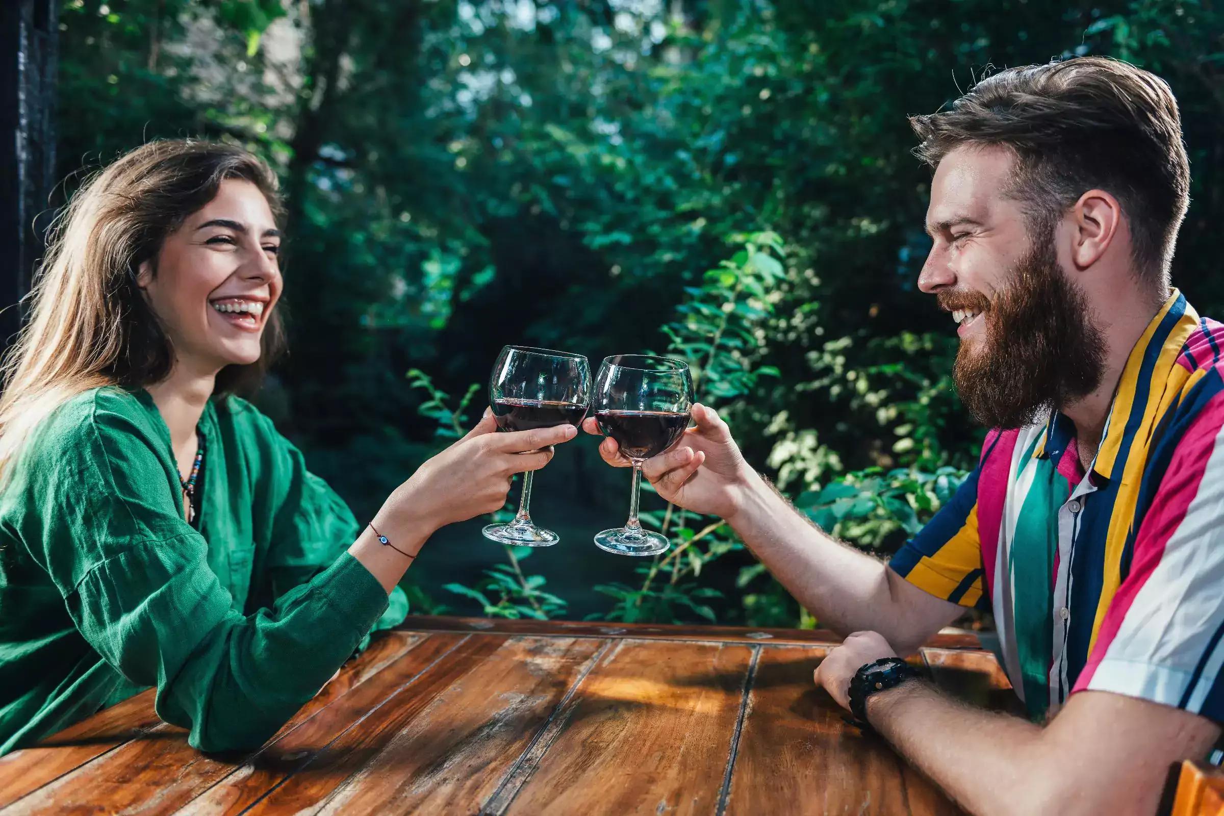 These are the red flags that you should not miss on a first date