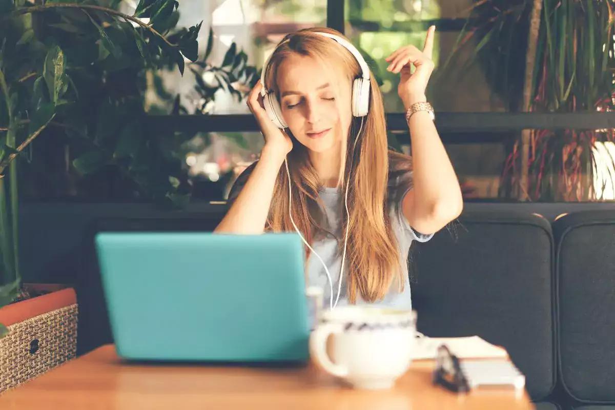 Cómo cuidar tu salud mental cuando trabajas en casa