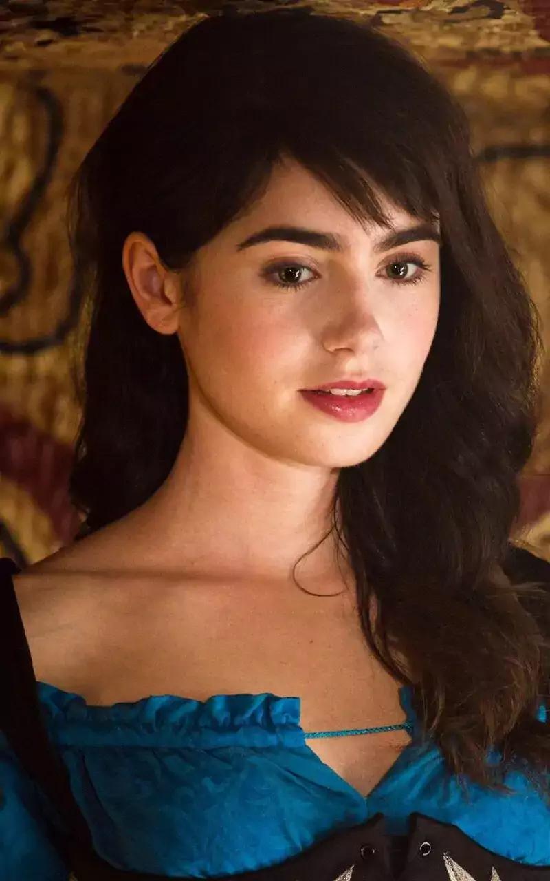 Lily Collins