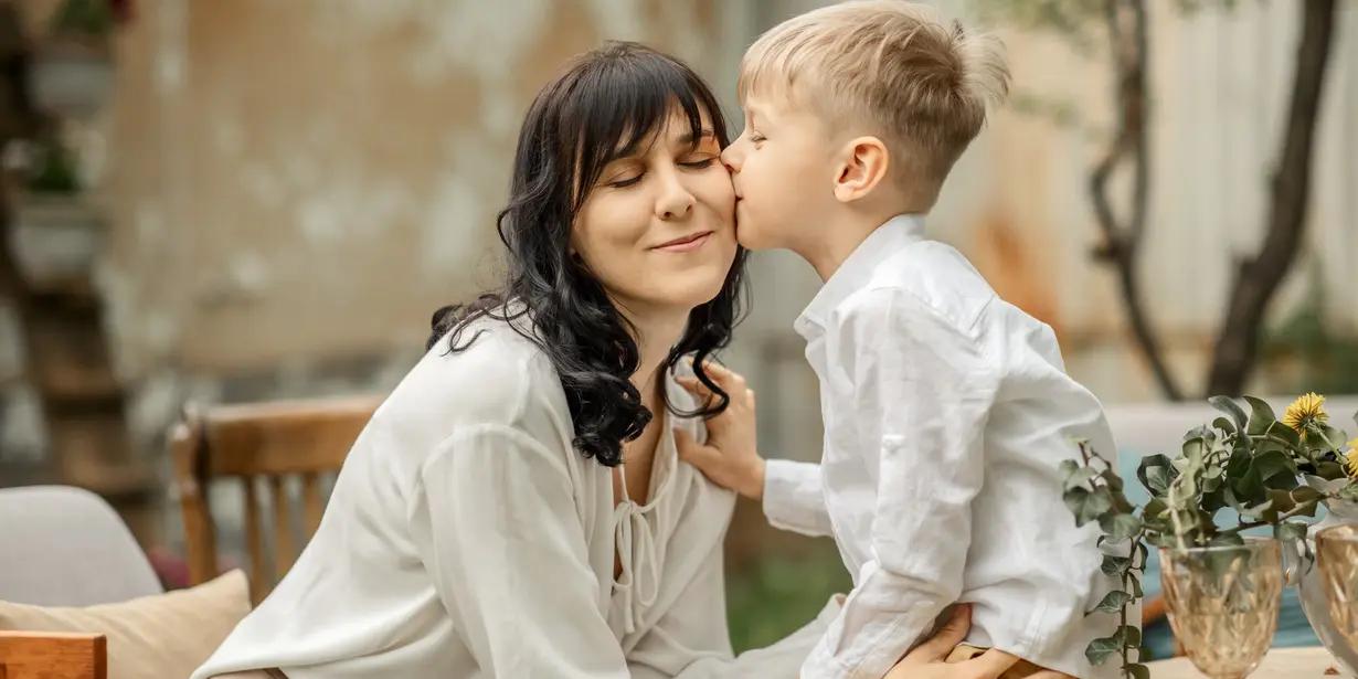 Are you a mama's boy? Discover the signs and overcome it with these tips