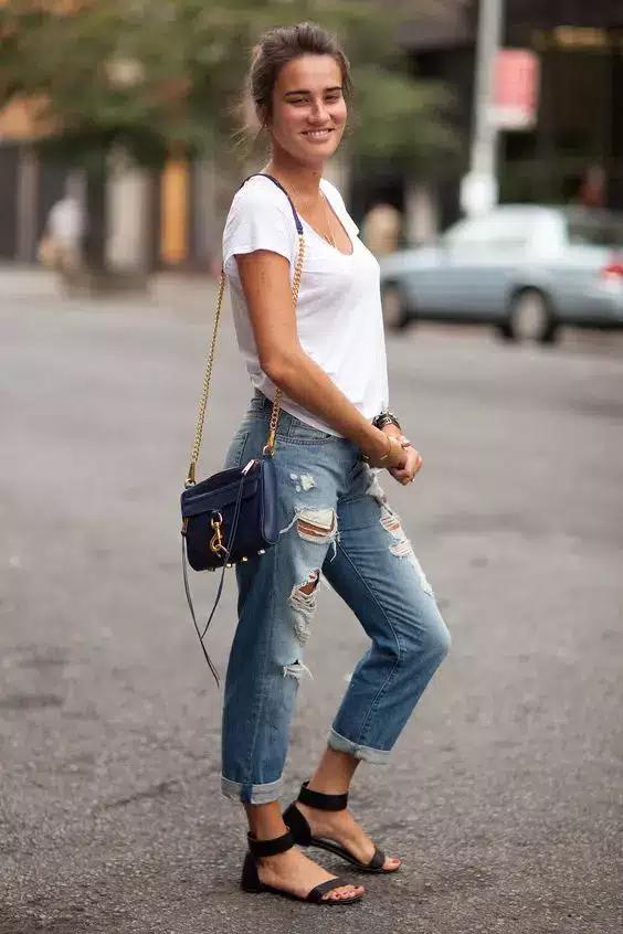 Guide definitive: How to wear your sandals with style this summer
